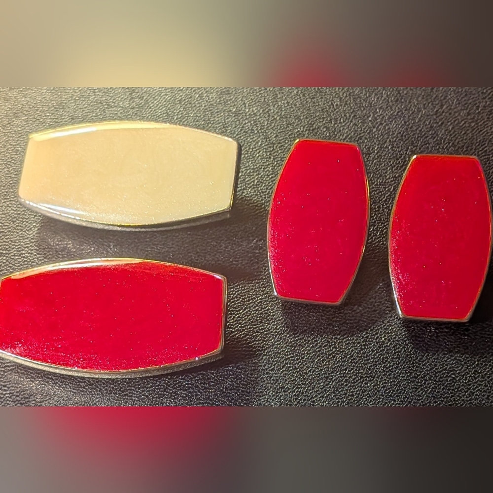 Vintag. Red and Cream Clip Earrings & 2 Pendant/Brooches*See Note